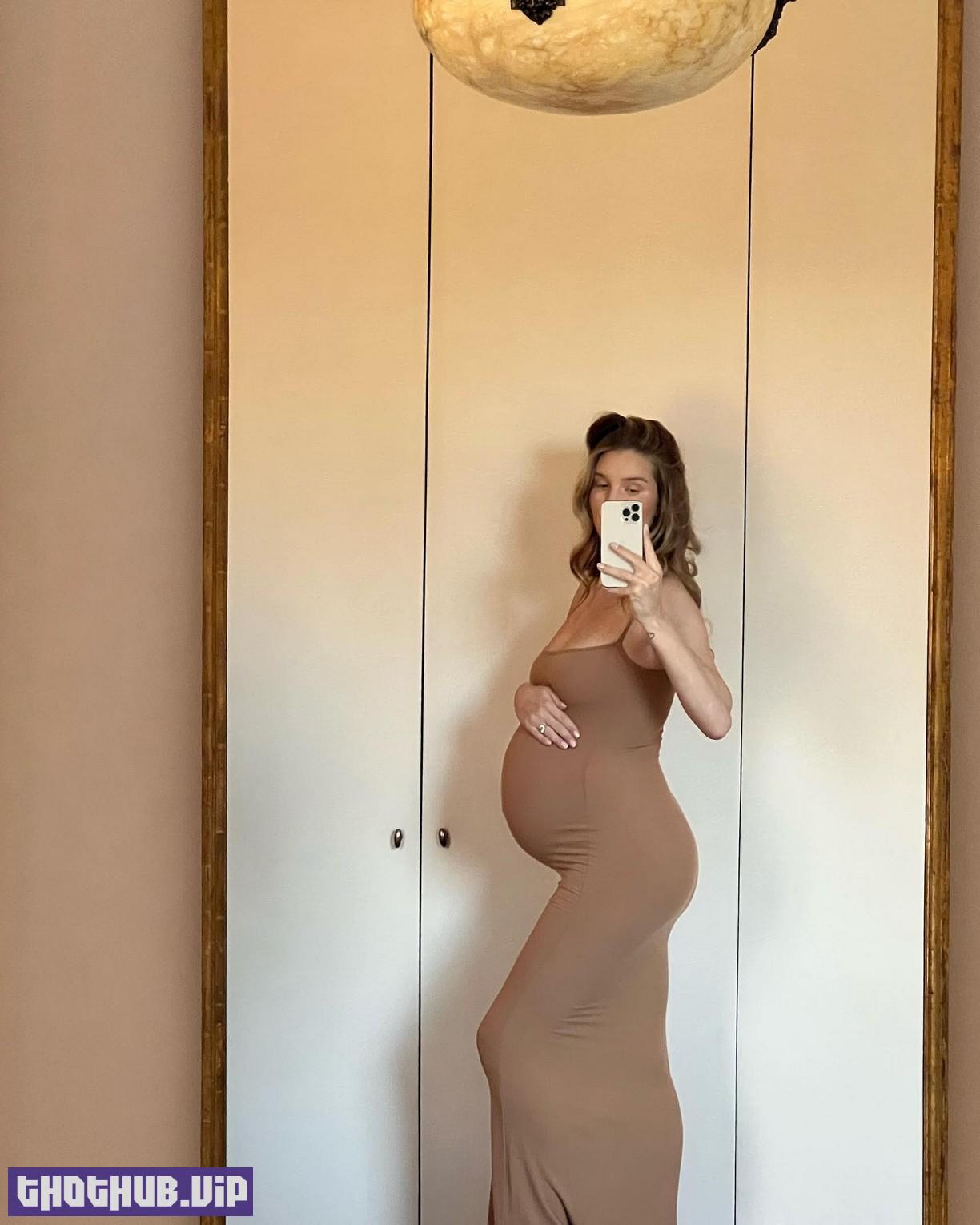 Rosie Huntington-Whiteley Pregnant