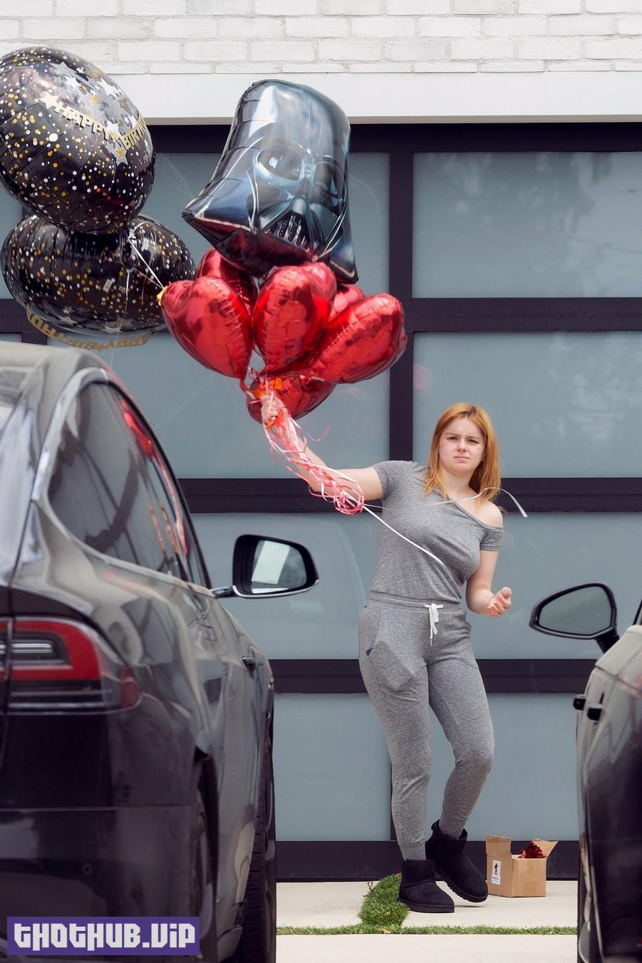 1665670224 961 Ariel Winter And Her Big Balloons 20 Photos