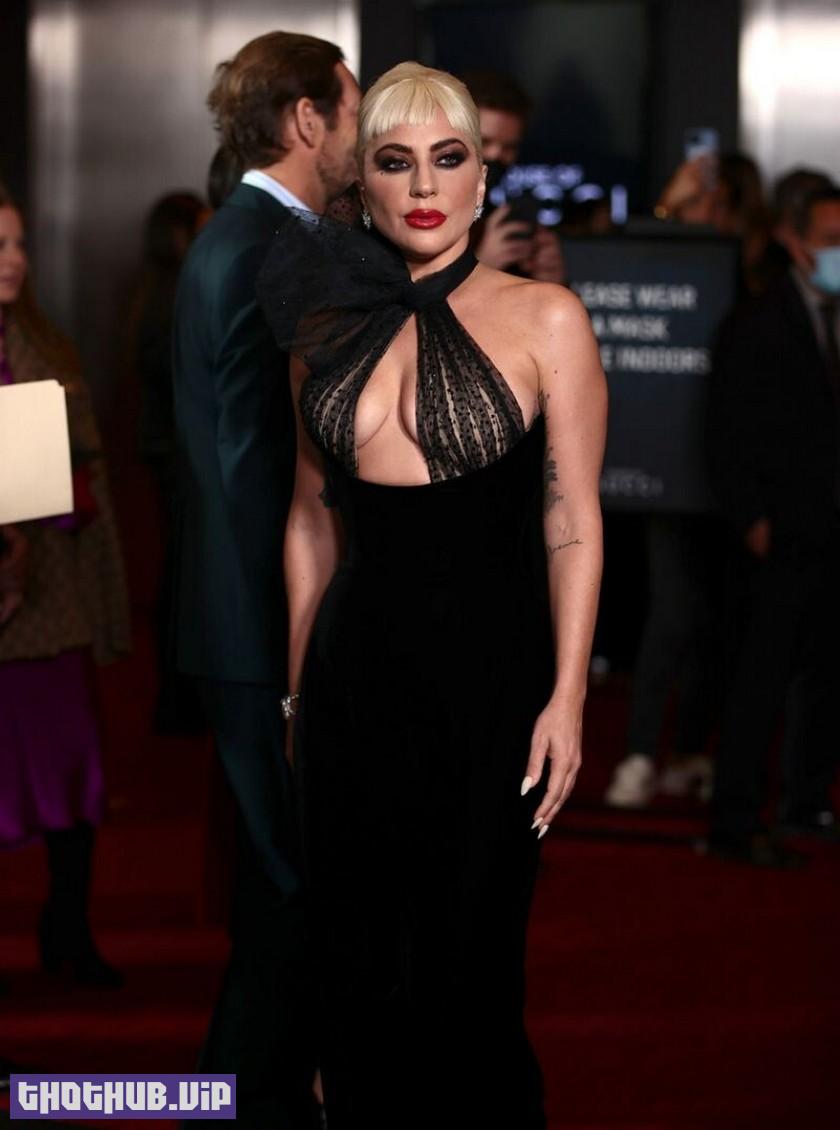 Lady Gaga Flaunts Her Tits At The Premiere Of 