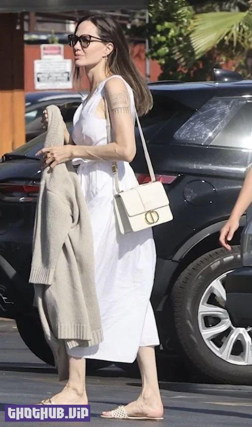 1666537096 256 Angelina Jolie Shopping In Los Angeles 6 Photos
