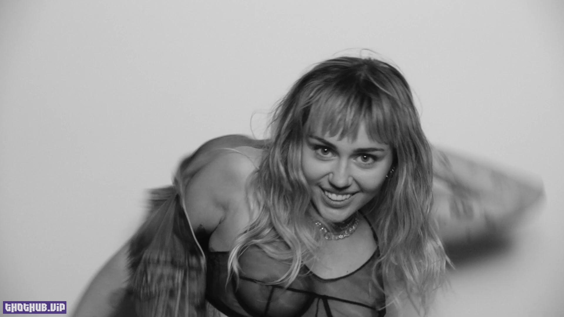 1666654748 905 Miley Cyrus Fappening Tits 22 Photos and Videos