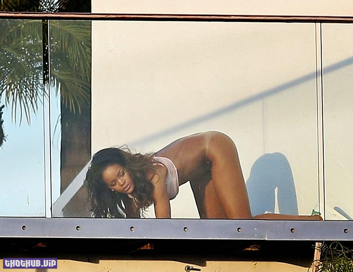 1667139084 598 TheFappening Rihanna Nude 24 Photos