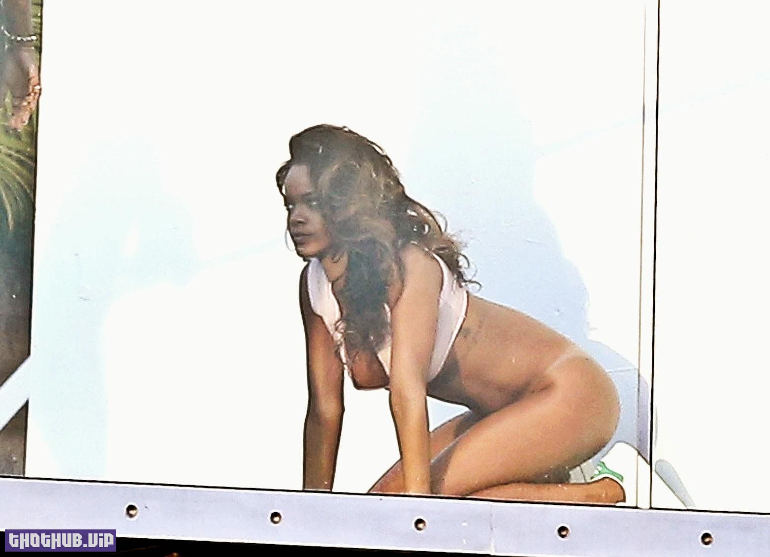 1667139085 921 TheFappening Rihanna Nude 24 Photos