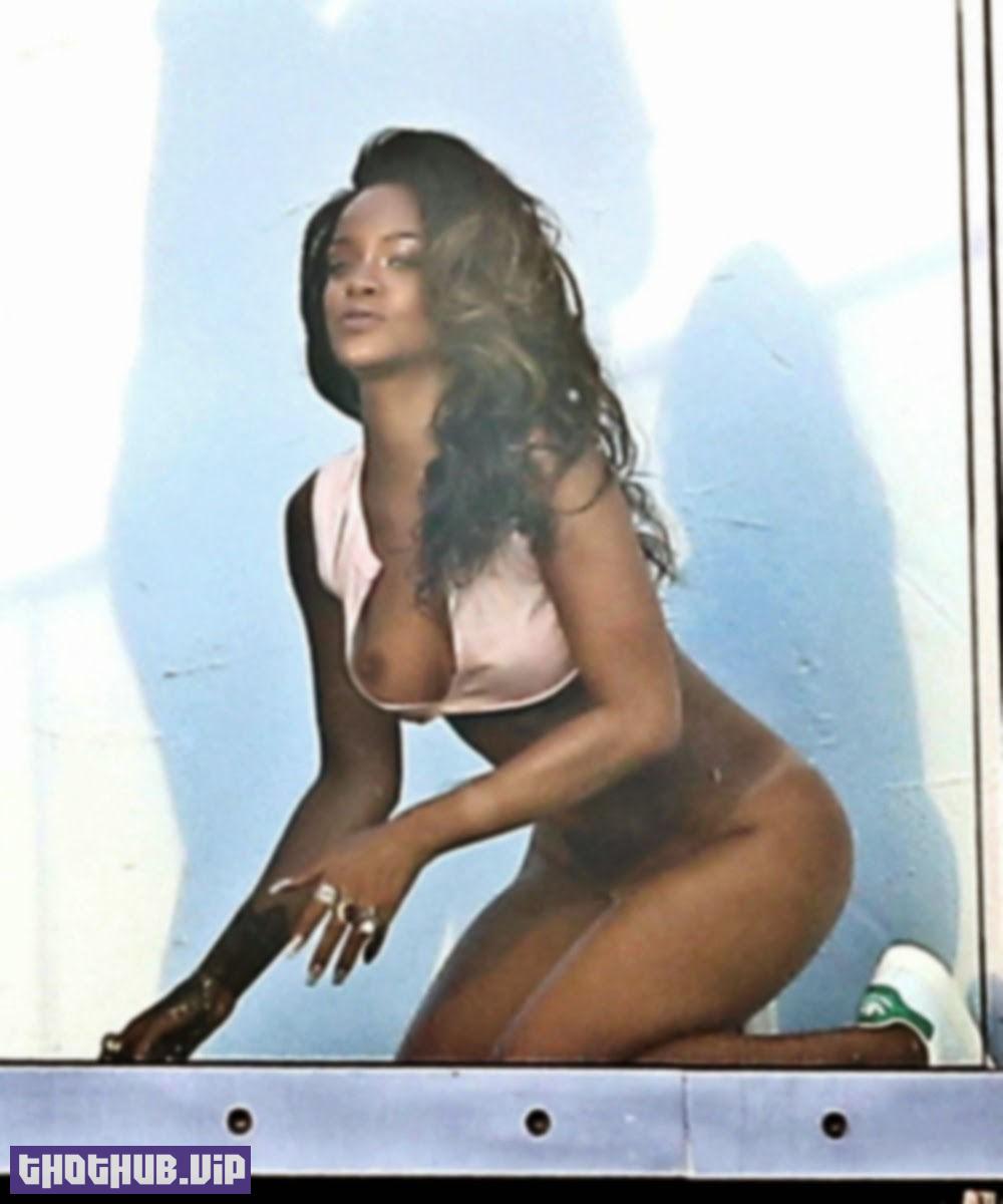 1667139194 357 TheFappening Rihanna Nude 24 Photos