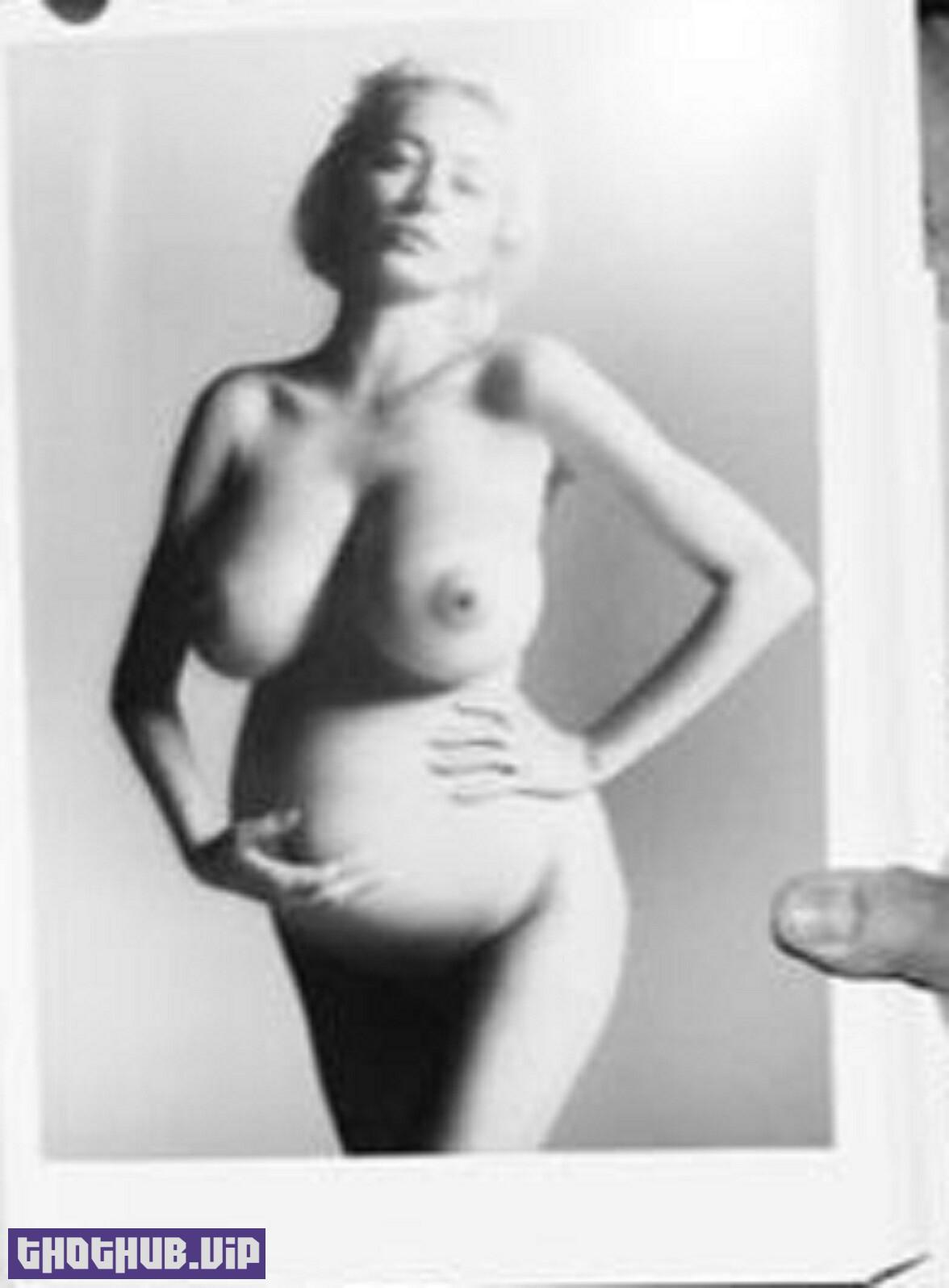 Caroline Vreeland Topless Pregnant