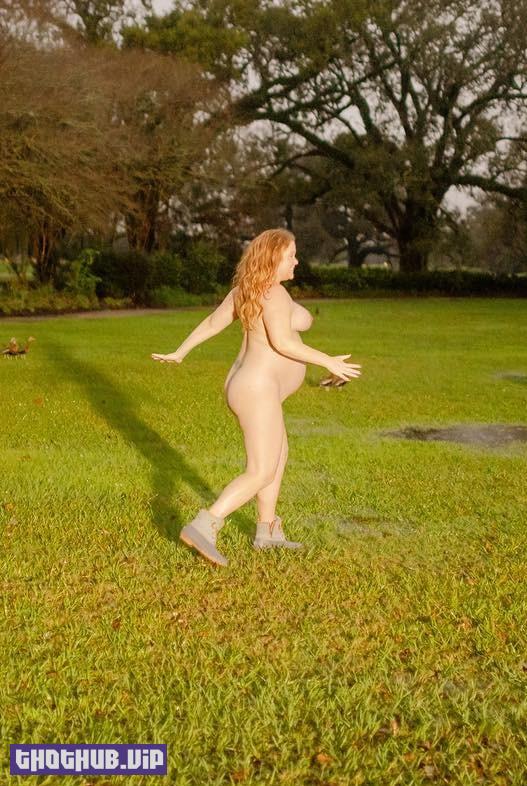 1667721622 991 Amy Schumer Topless 3 Photos