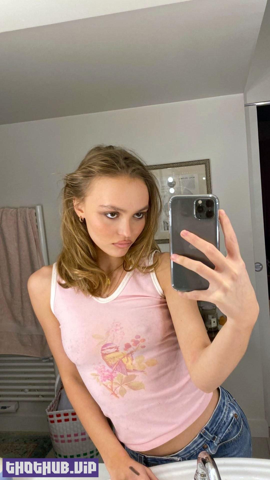 Lily-Rose Melody Depp Selfie Tits