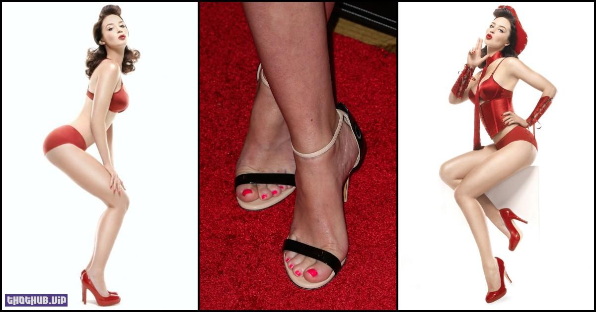 1668774933 397 Emily Blunt Feet Toes