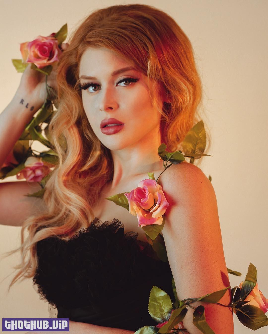 1670051491 320 Renee Olstead TheFappening Sexy 16 Photos