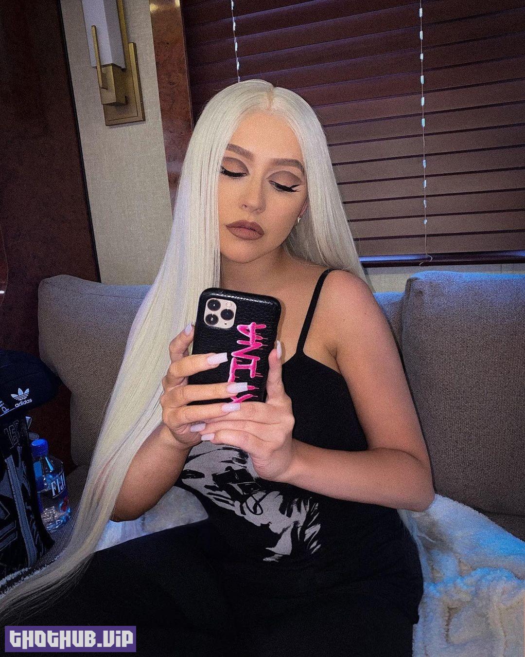 Christina Aguilera Selfie