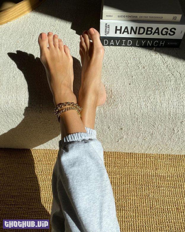 Rosie Huntington-Whiteley Naked Feet