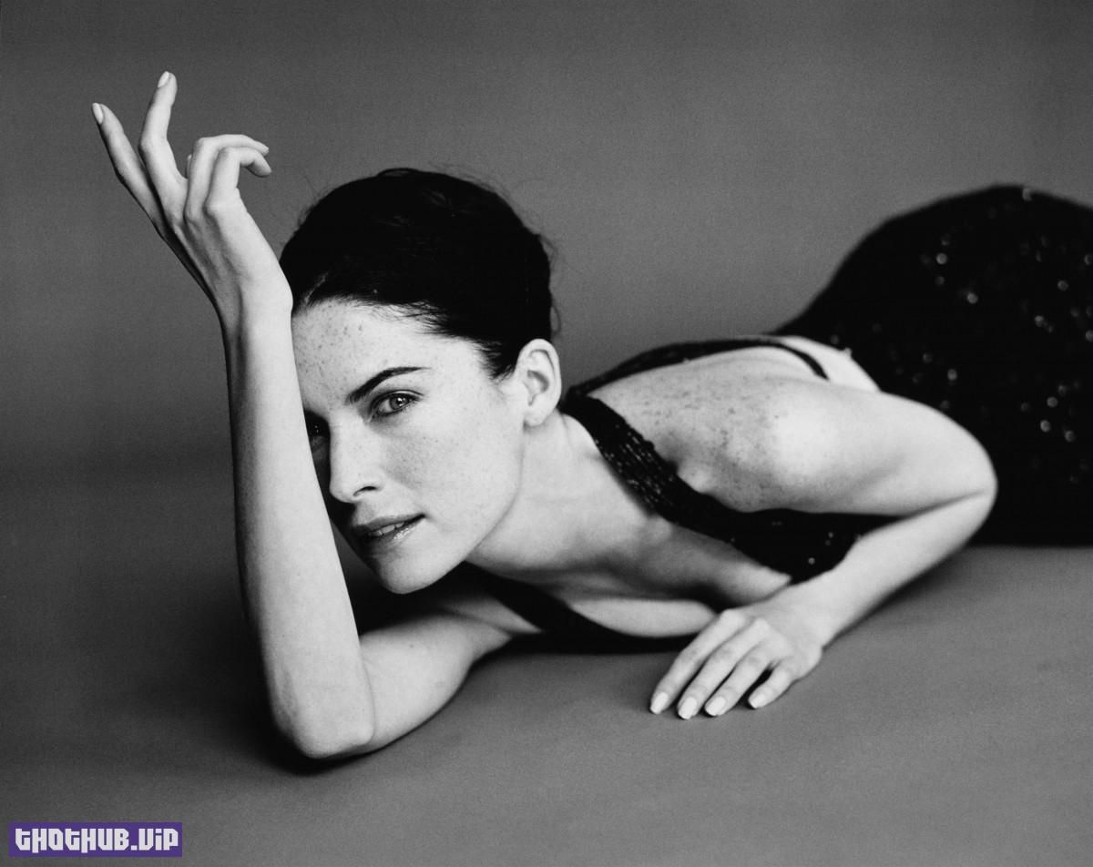 1673249618 131 Lara Flynn Boyle Nude And Sexy 51 Photos And Video