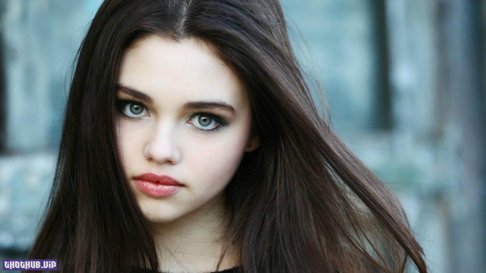 India Eisley Hot And Sexy Photos On Thothub
