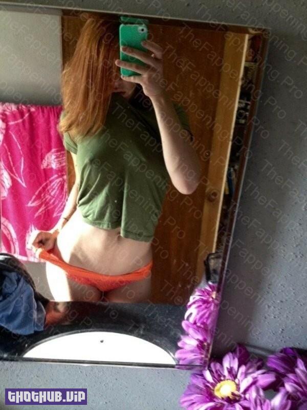 Sophie Turner Leaked Topless Selfie