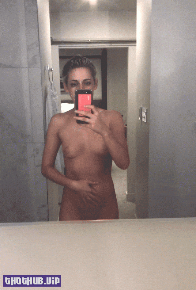 1674726554 958 Kristen Stewart Nude Selfie In Mirror New Leaked Photos