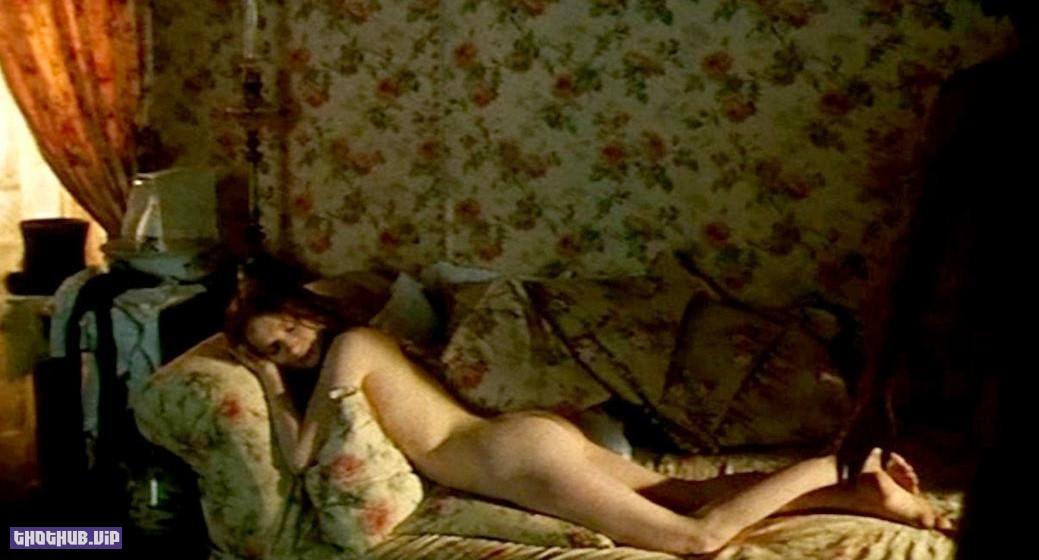 Isabelle-Huppert-Nude-Oscar-2017-10