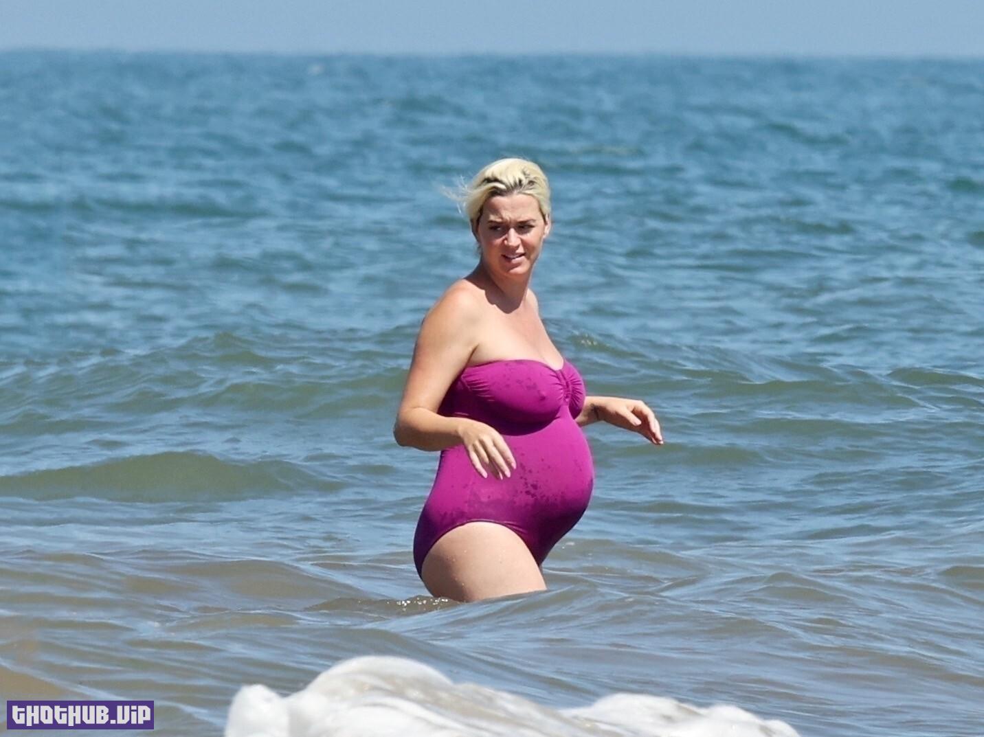 1680418062 875 Katy Perry Sexy Pregnant 52 Photos