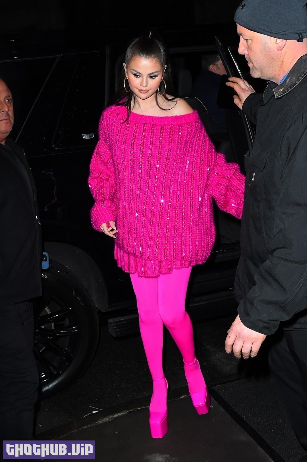 Selena Gomez Sexy In Pink