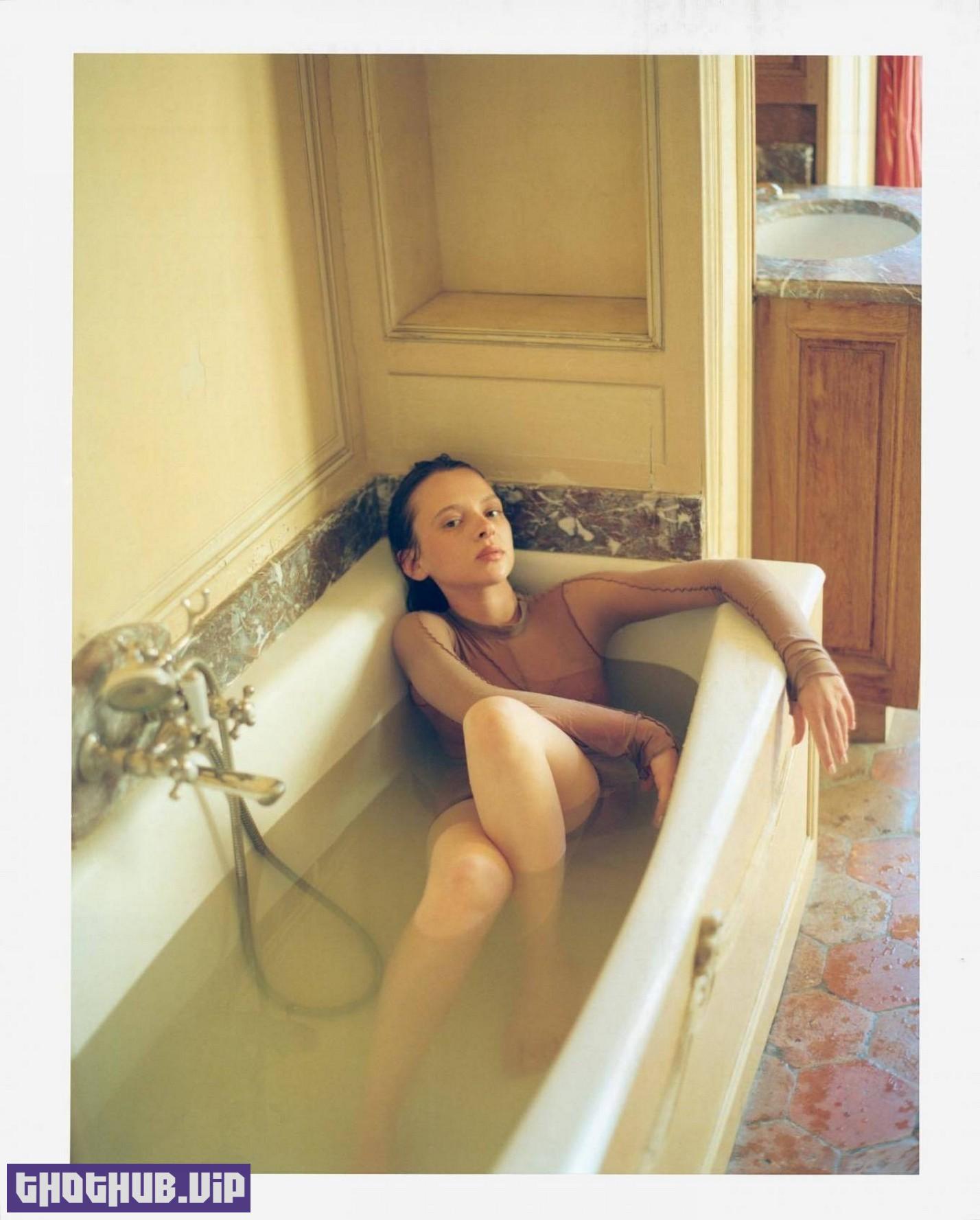Shira Haas Naked In Bath