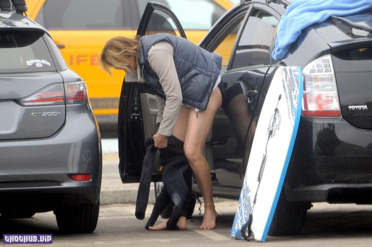 Helen Hunt Exhibited Naked Ass in Public