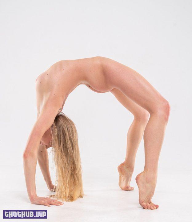 Ella Linder Nude Fitness Workout