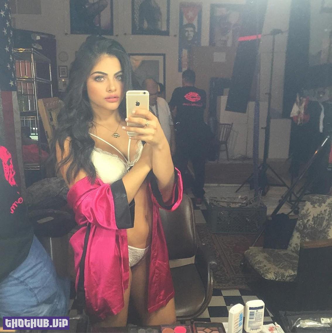 Sara Orrego Leaked Selfie