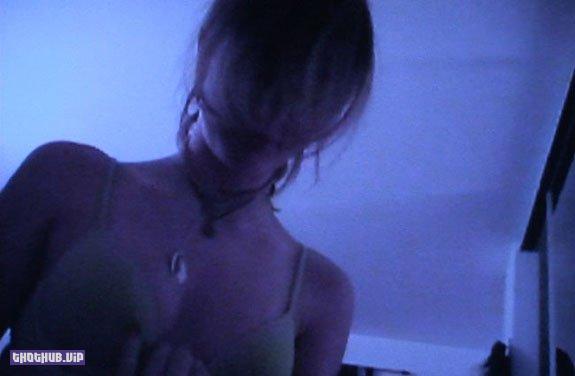 Leighton-Meester-Naked-03