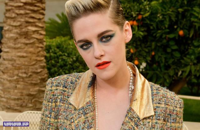 1687364830 649 Kristen Stewart Sexy or Not on Chanel Couture 26 Photos