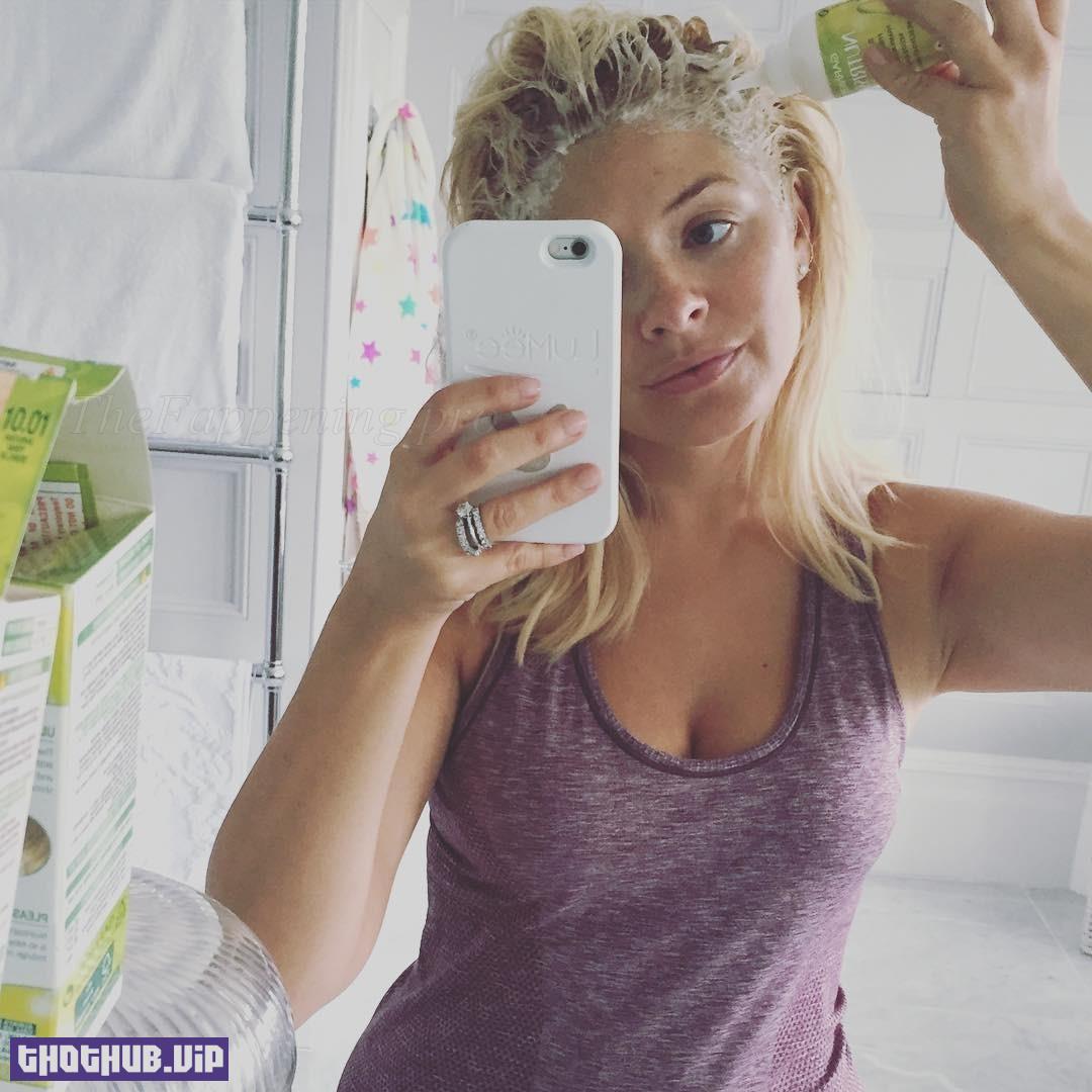 Holly Willoughby Leaked Selfie