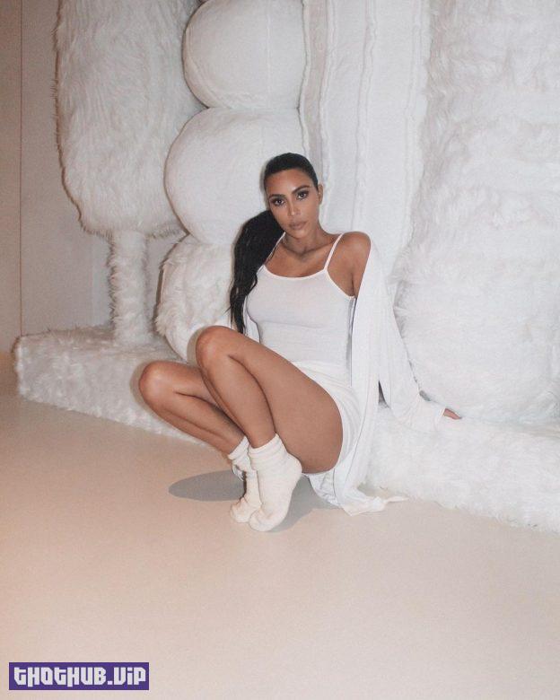 Kim Kardashian Sexy Legs
