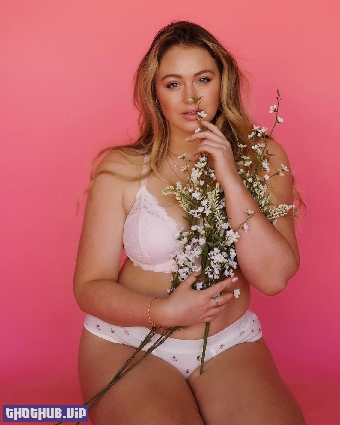 1689572649 647 Iskra Lawrence Hot 13 Photos And Videos