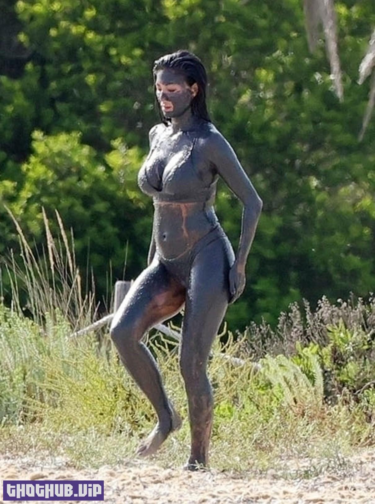 Nicole Scherzinger Sexy In Mud