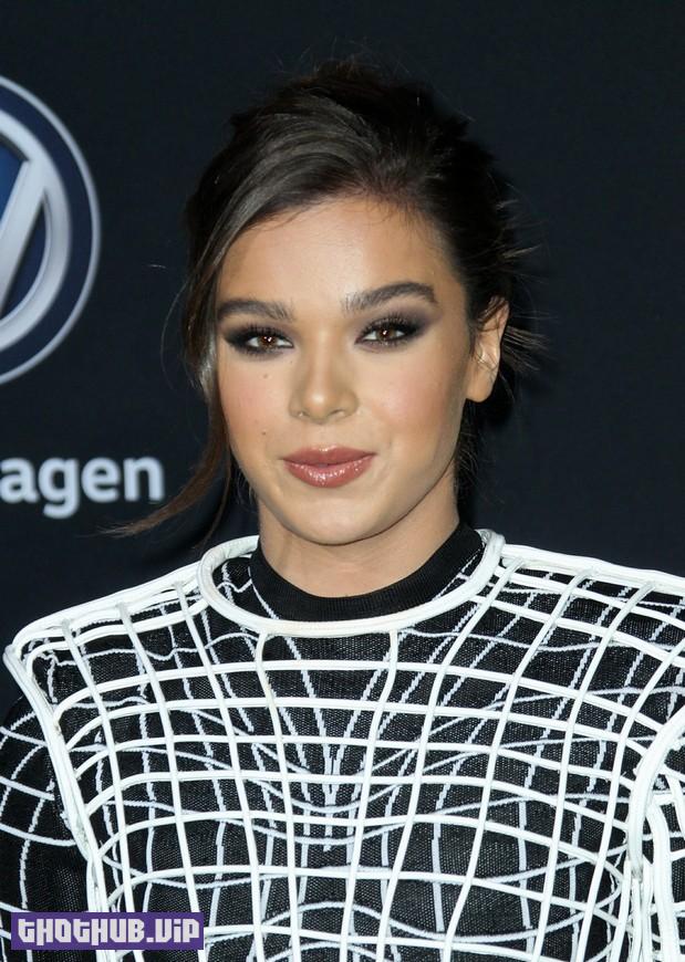 1691796683 403 Hailee Steinfeld Sexy Fappening Legs 103 Photos