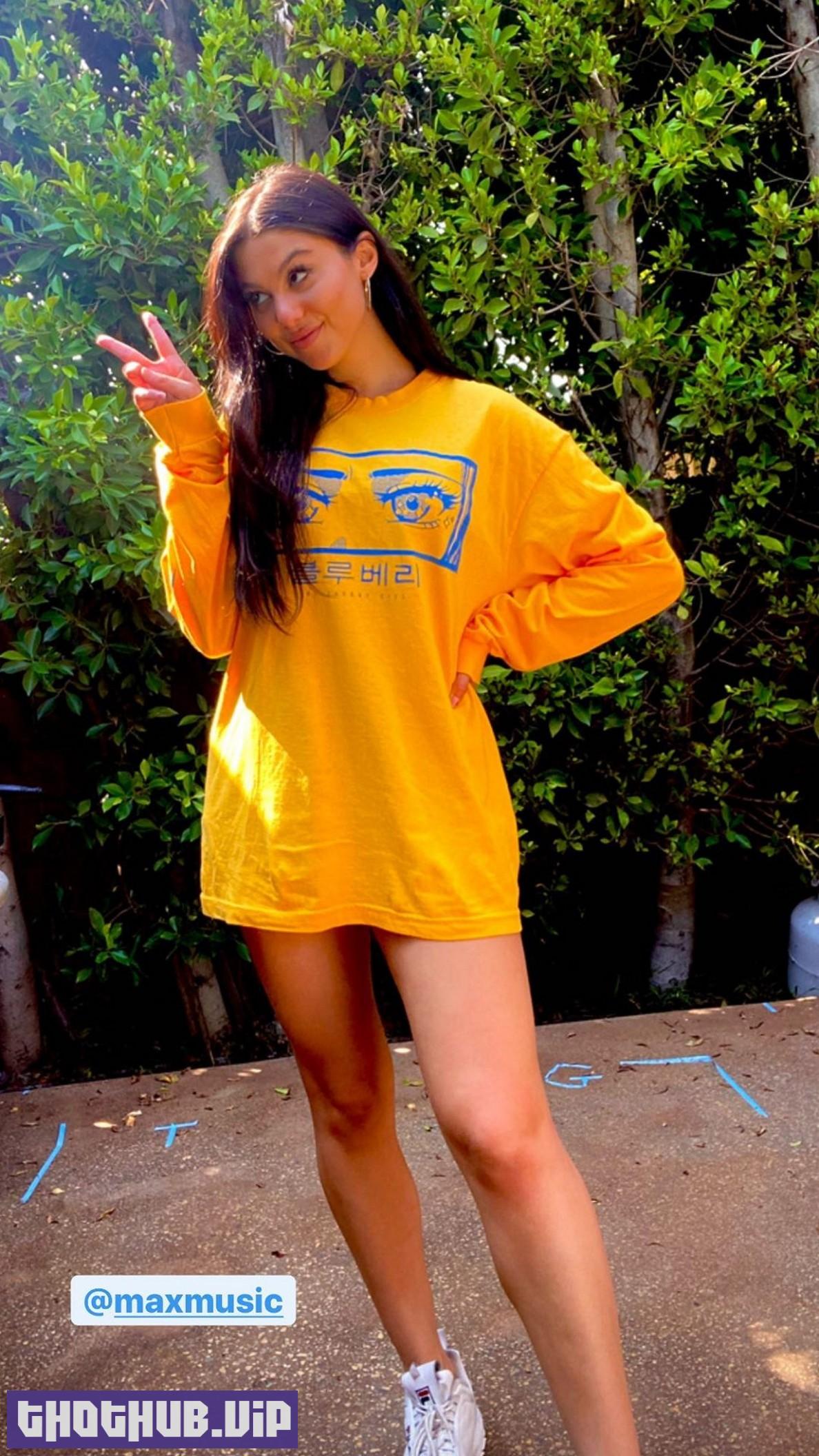 Kira Kosarin Sexy Legs In Yellow T-Shirt
