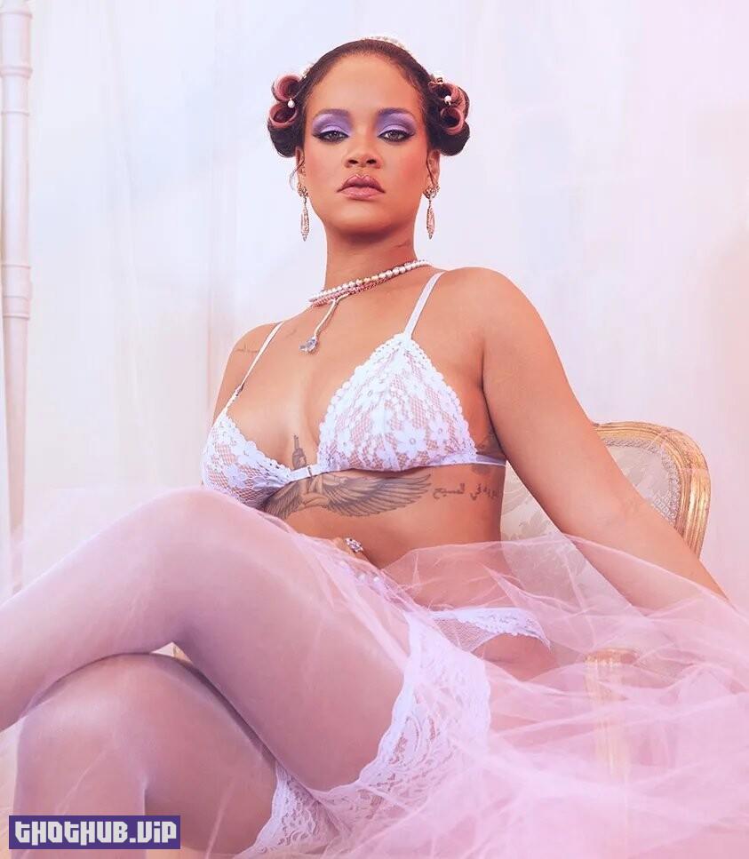 1692712138 23 Rihanna Sexy For FENTY 22 New Photos And Video