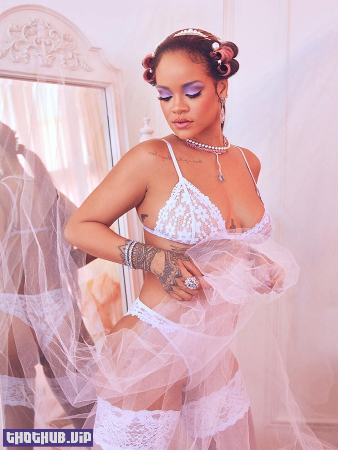 1692712149 513 Rihanna Sexy For FENTY 22 New Photos And Video