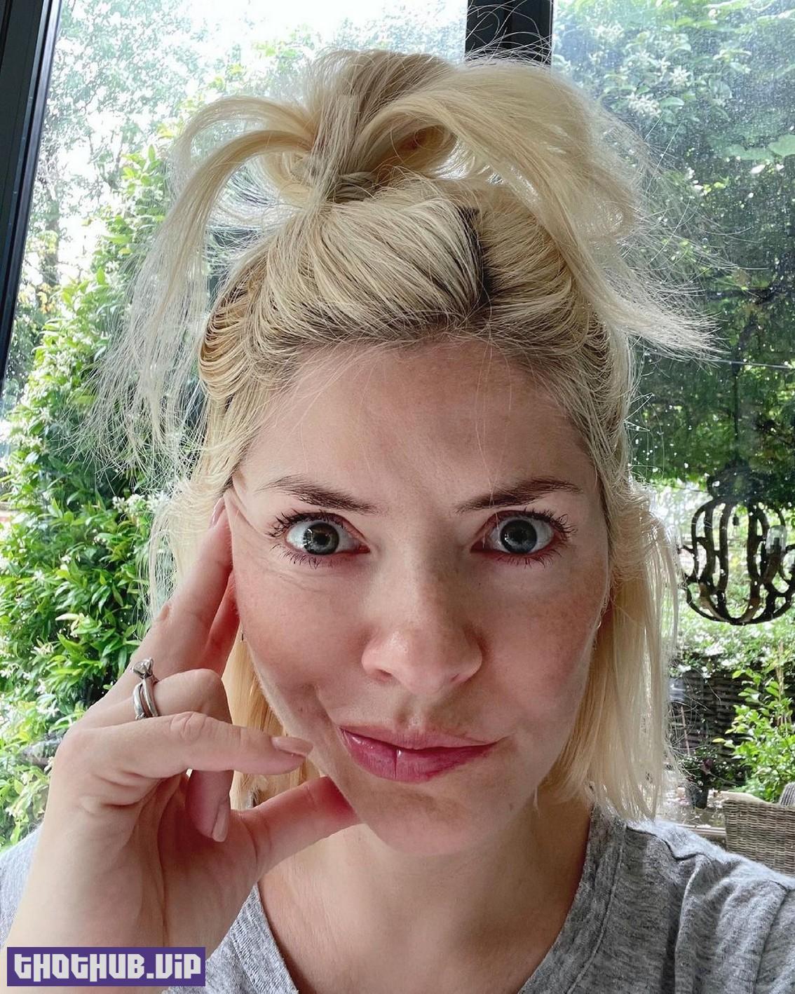 Holly Willoughby Cute