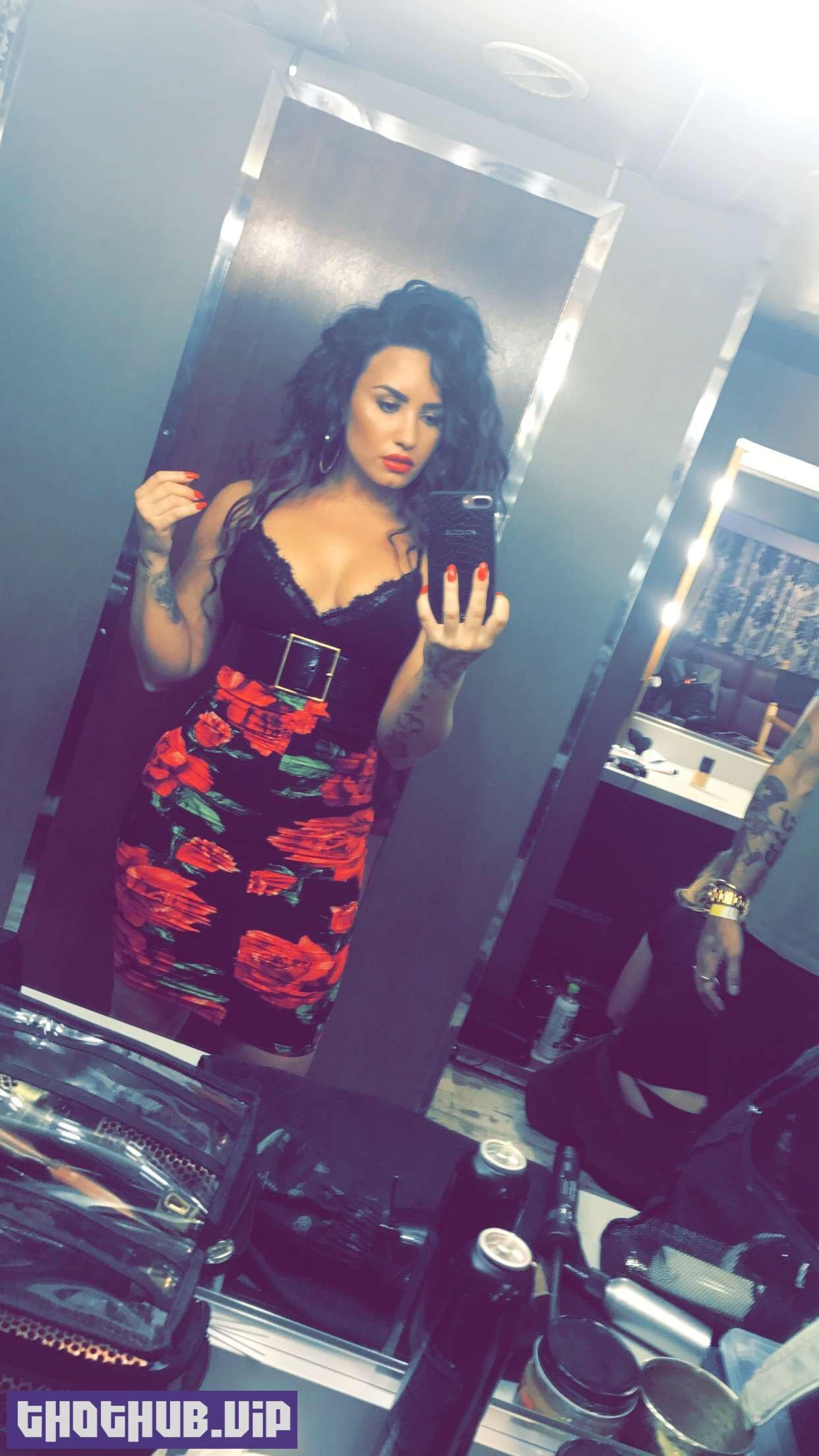 1693195618 474 Demi Lovato Sexy Selfies 5 Photos