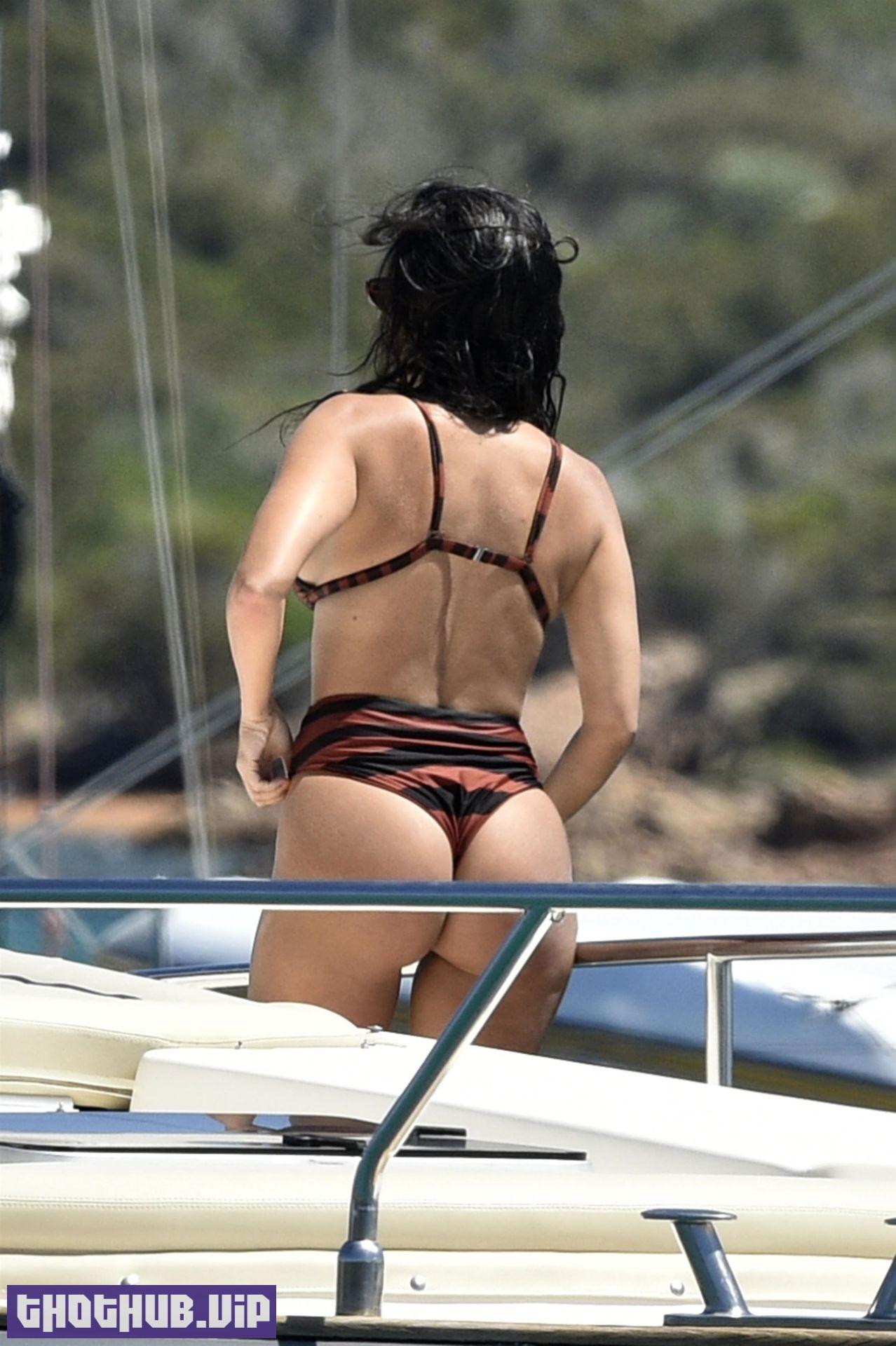 Kourtney Kardashian Sexy