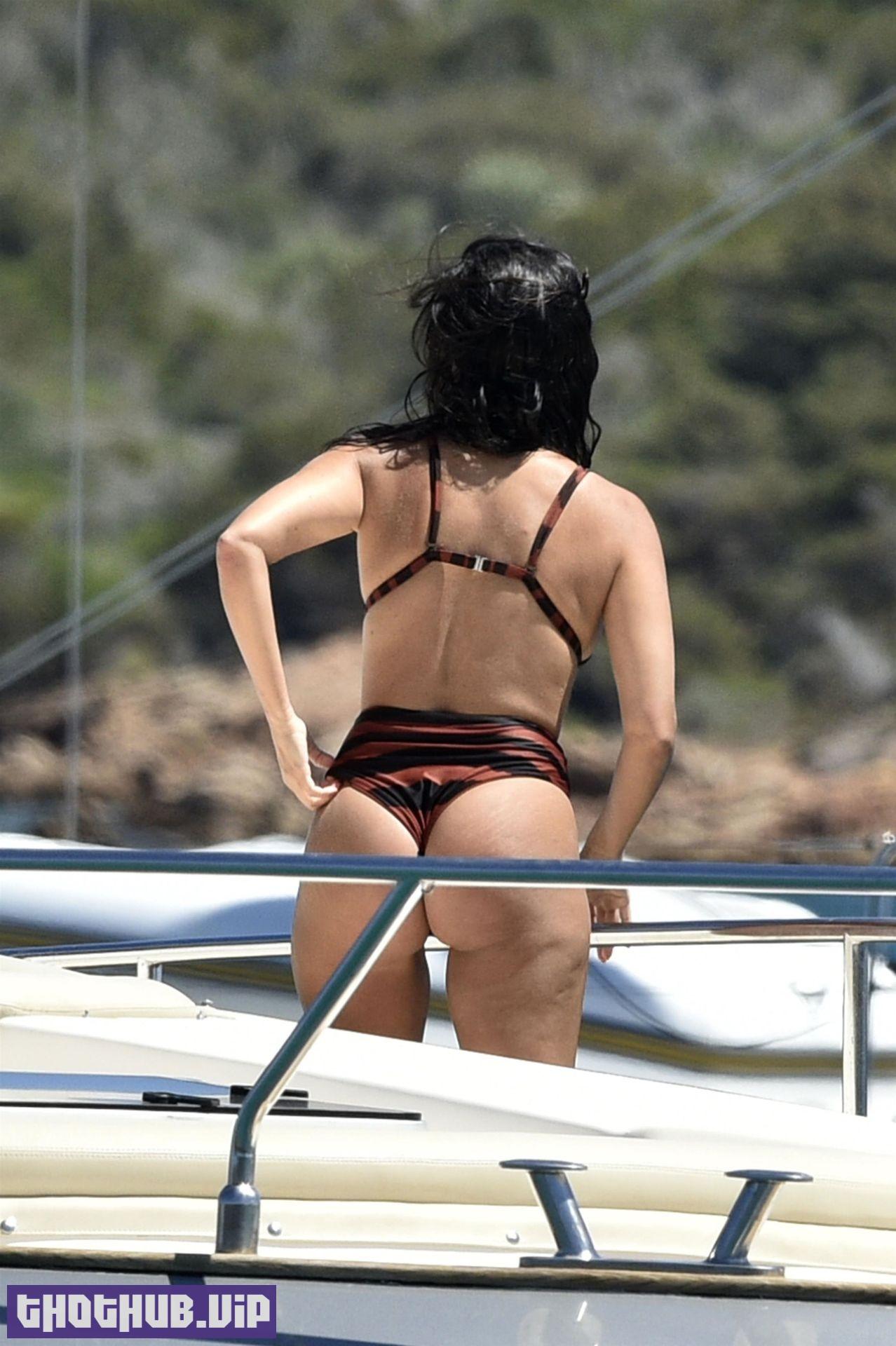 Kourtney Kardashian Sexy Ass