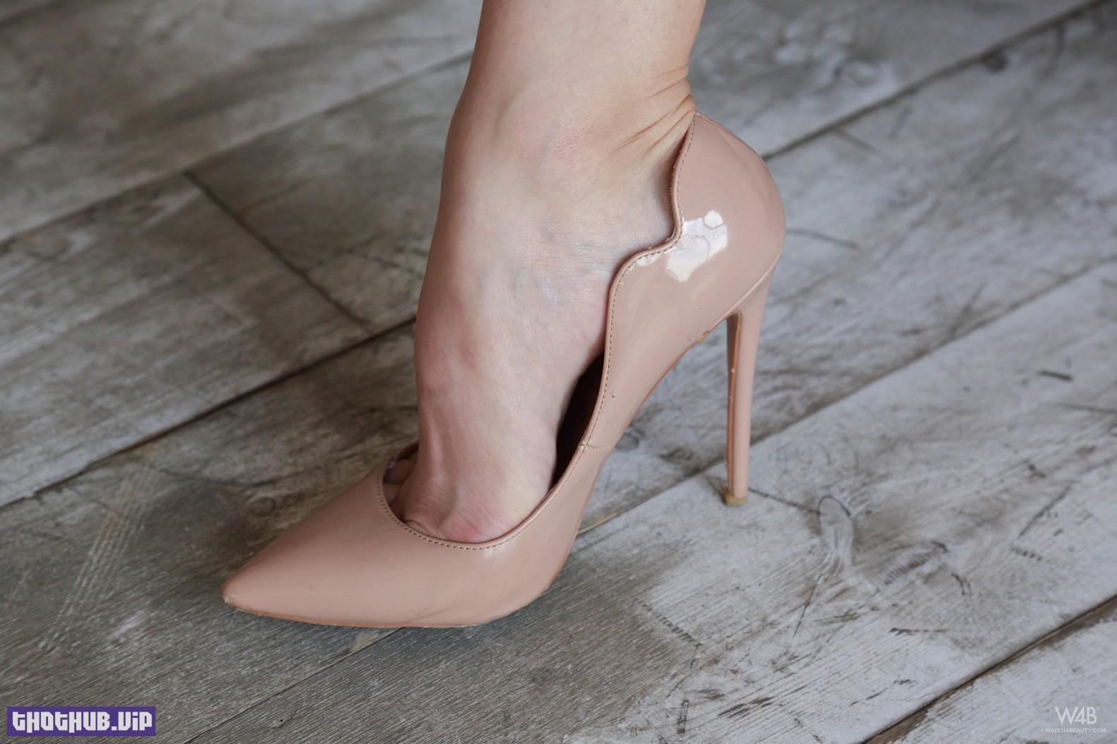Astrid Herrara Feet