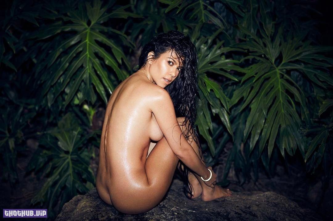 1693866145 993 Kourtney Kardashian Fappening Nude And Sexy 25 Photos