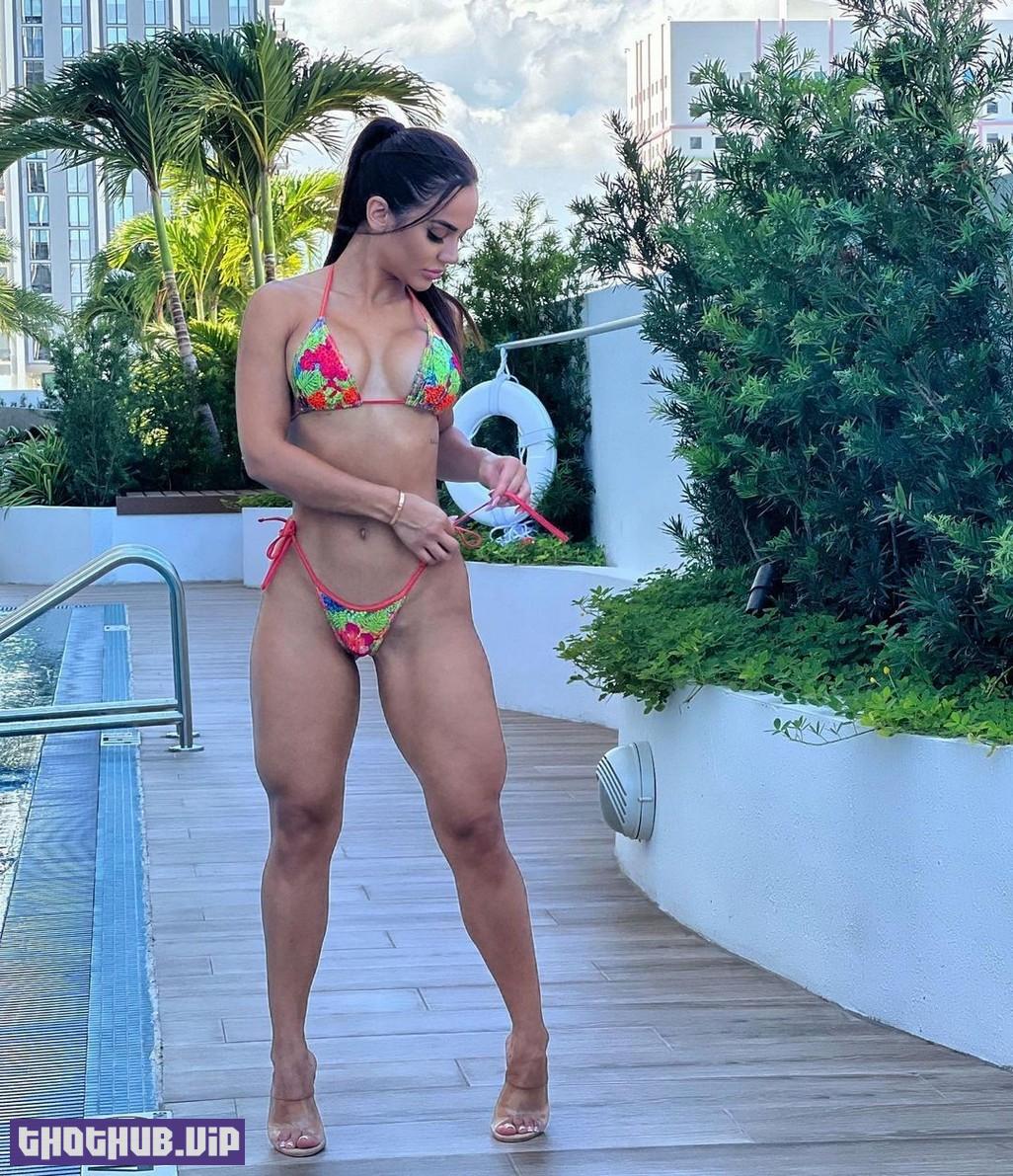 Lisandra Lezcano Bikini