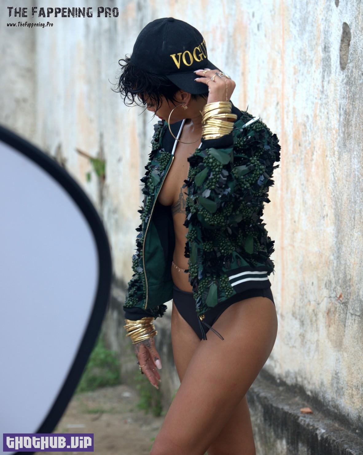 1694495649 270 Rihanna Nude Unpublished Outtakes From 2014 44 Photos