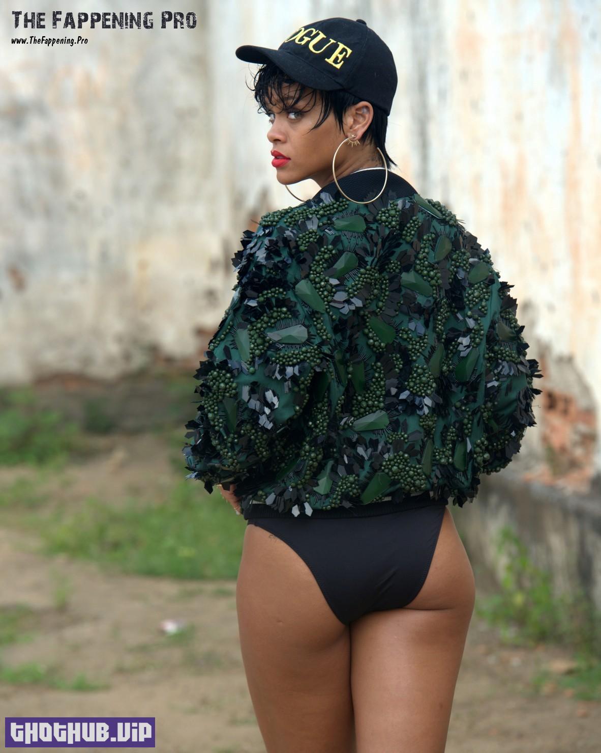 1694495658 2 Rihanna Nude Unpublished Outtakes From 2014 44 Photos