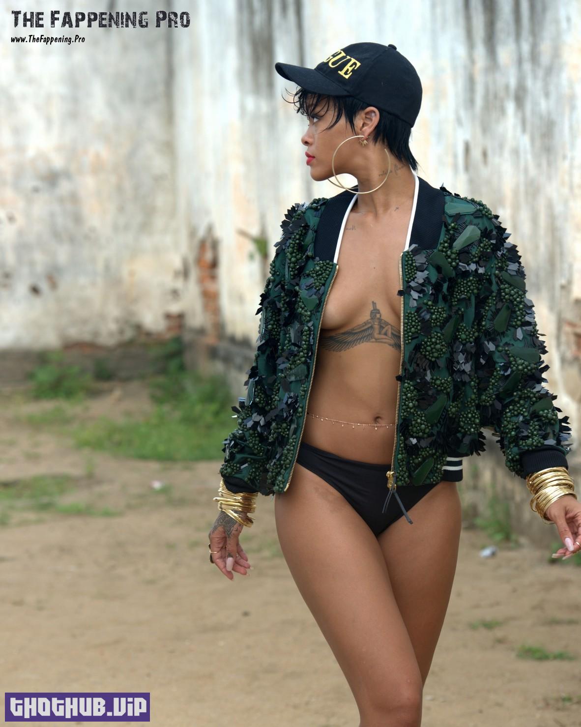 1694495662 93 Rihanna Nude Unpublished Outtakes From 2014 44 Photos