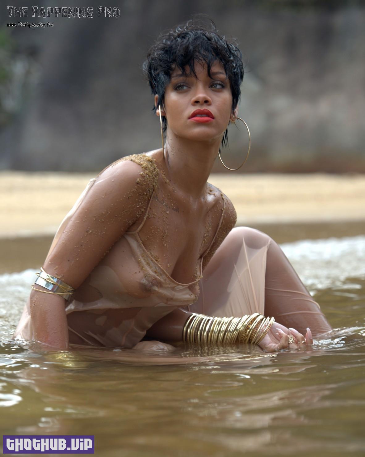 1694495664 494 Rihanna Nude Unpublished Outtakes From 2014 44 Photos