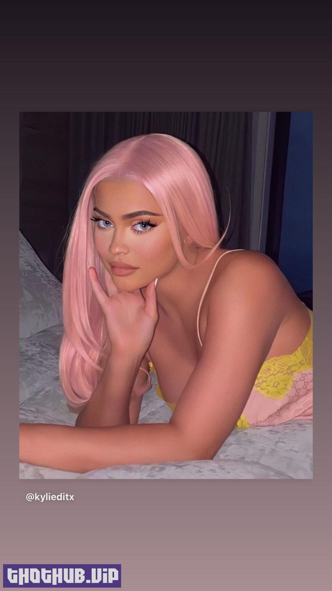 1694528519 387 Kylie Jenner Became A Sexy Blonde 4 Photos And Videos