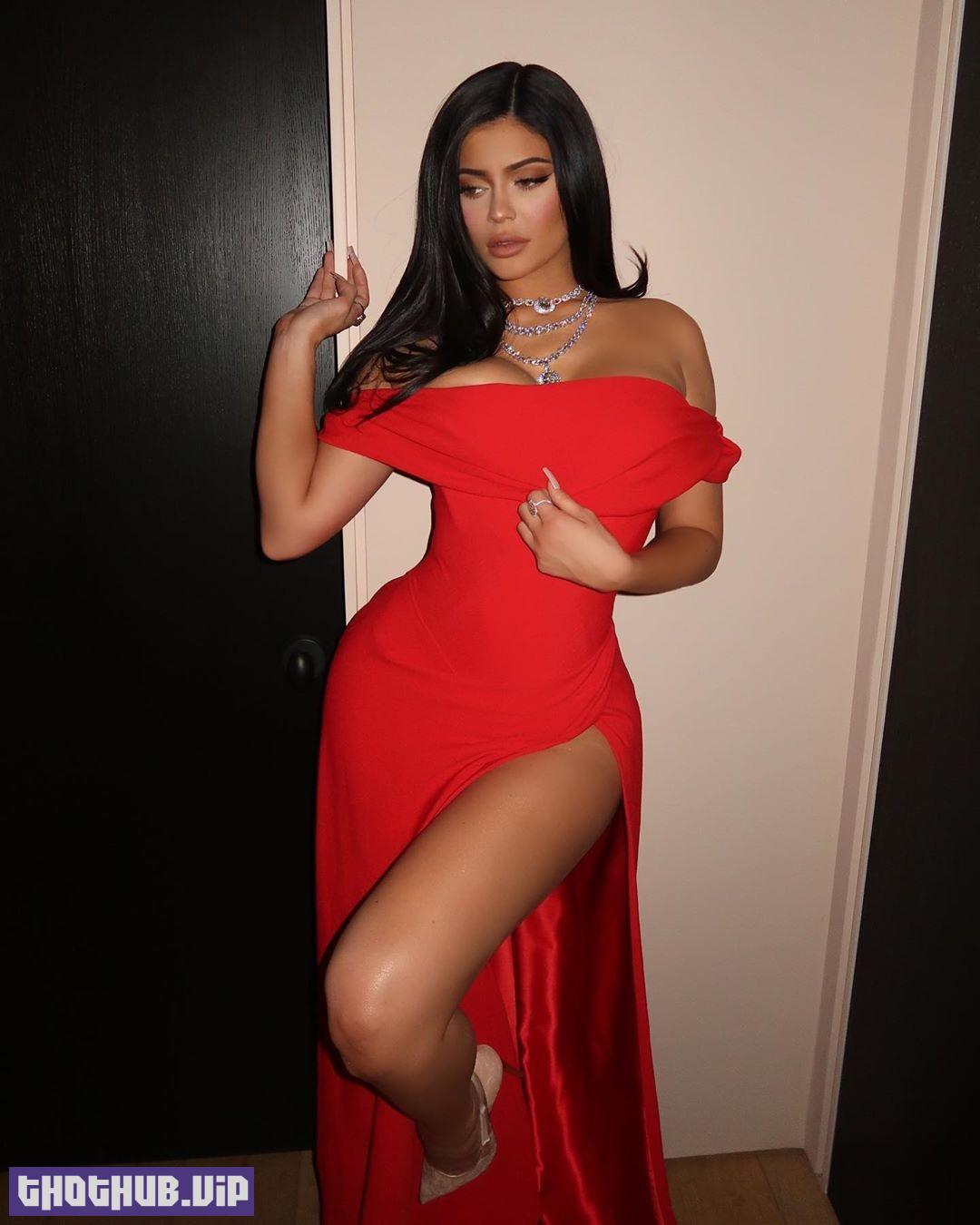 1695085646 501 Kylie Jenner Sexy in Red Dress 6 Photos