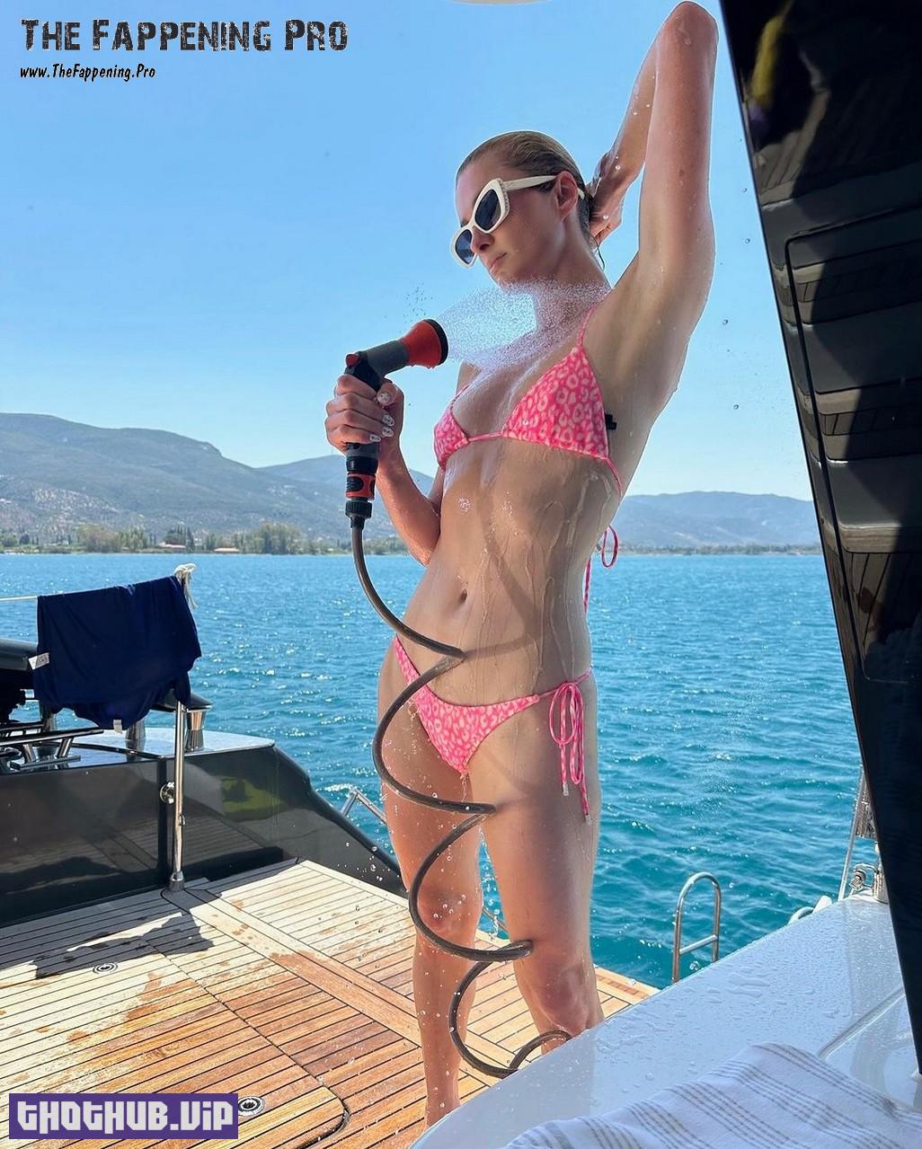 Paris Hilton Wet Tits